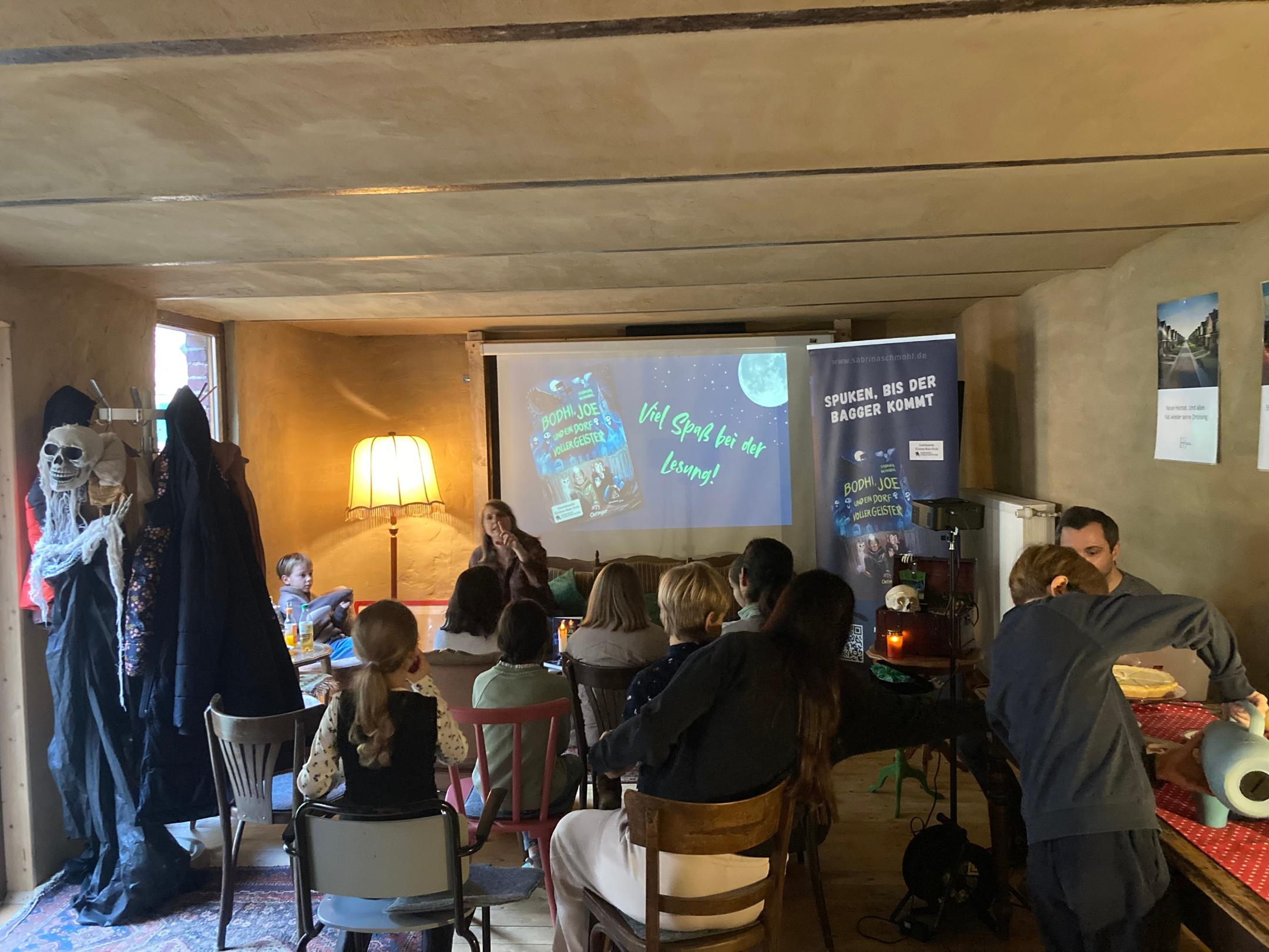 Bild von der Lesung im Cafe Nr 5